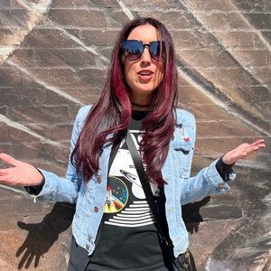 Meet your Posher, Danielle